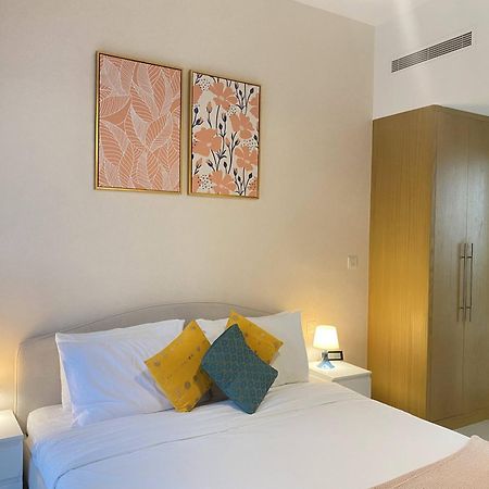 Lux Bnb Bellevue Tower Downtown Dubai Exterior foto
