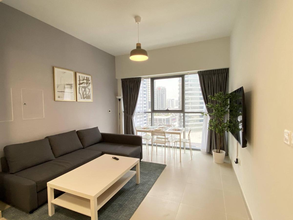 Lux Bnb Bellevue Tower Downtown Dubai Exterior foto