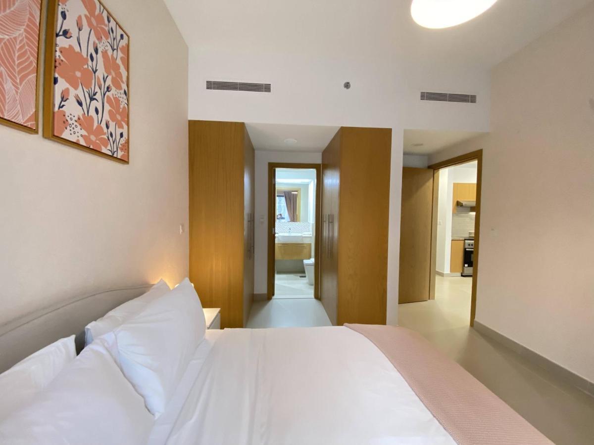 Lux Bnb Bellevue Tower Downtown Dubai Exterior foto